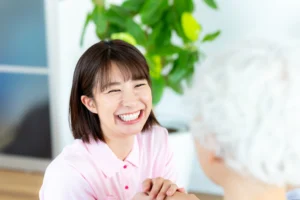 笑顔の施設スタッフ